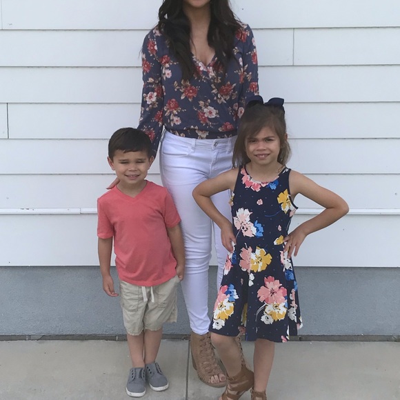 Floral top - Picture 3 of 3